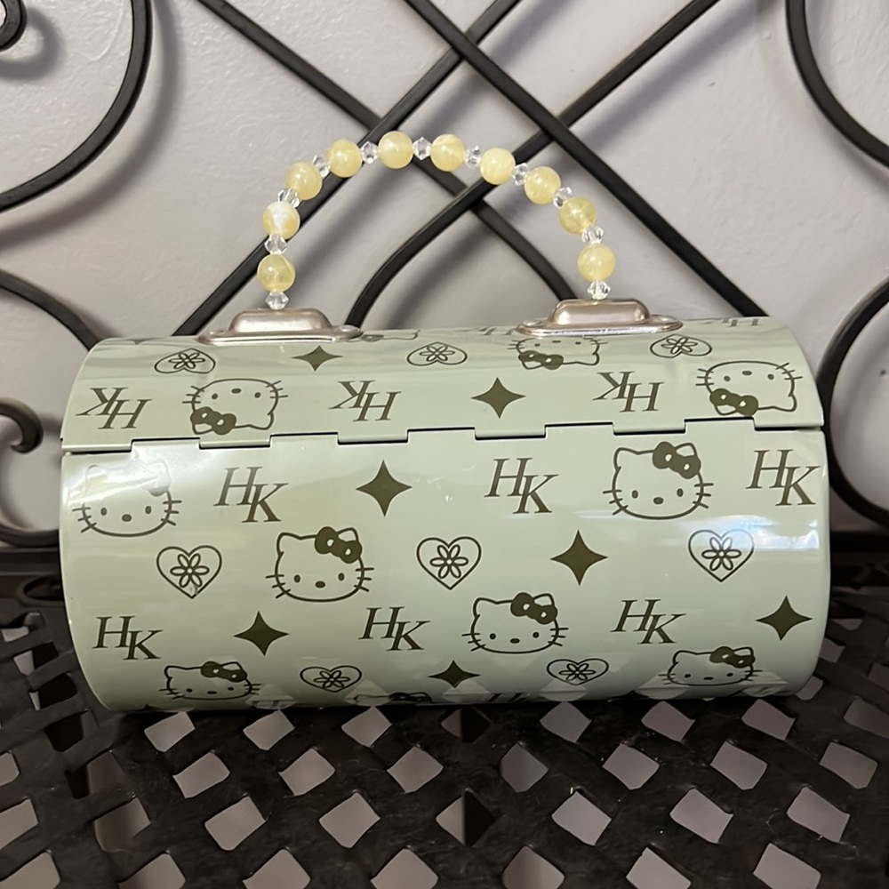 Hello Kitty Tin Box - Picture 5 of 7